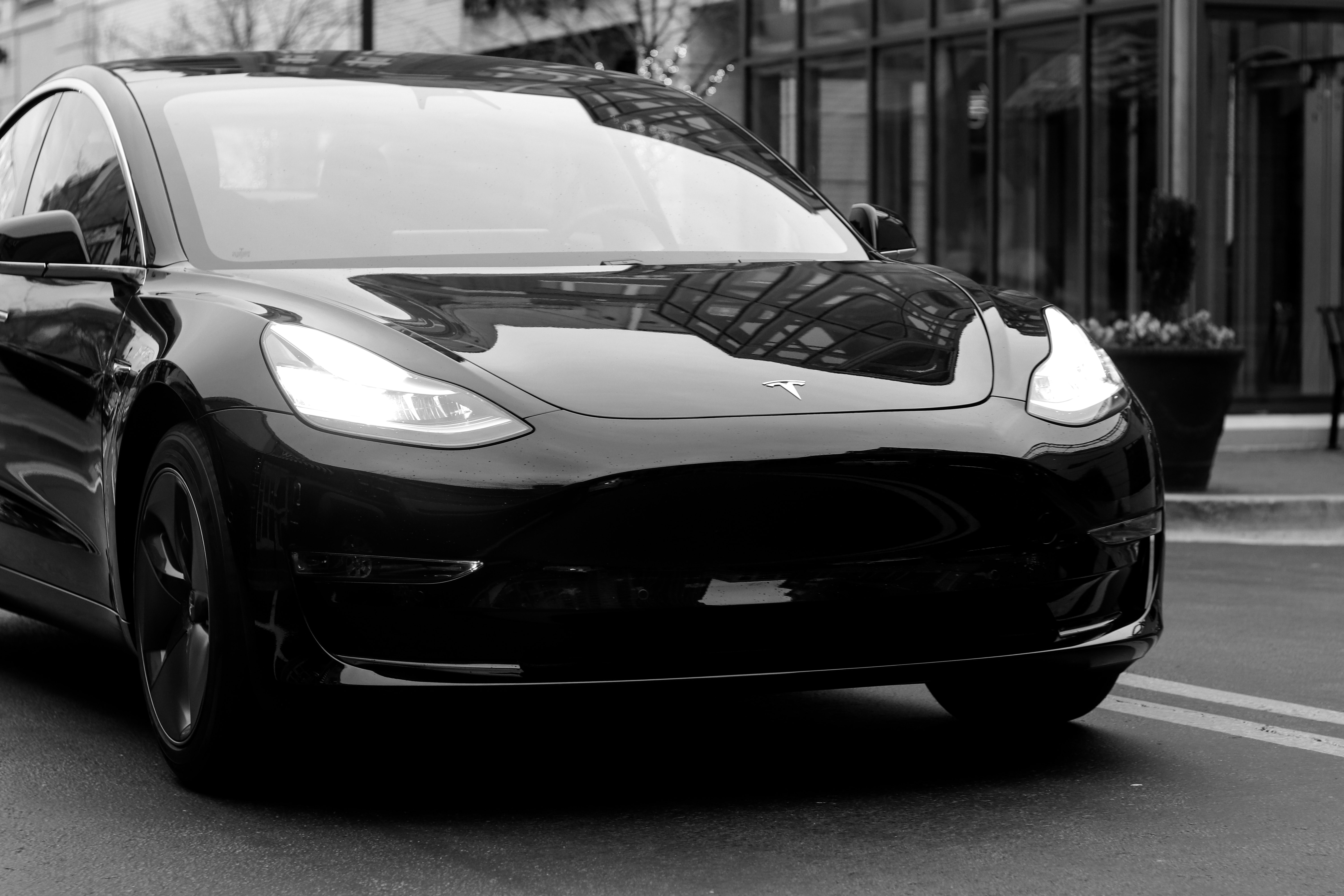 Wonderinterest | Tesla si „poistila“ stabilné miesto na trhu