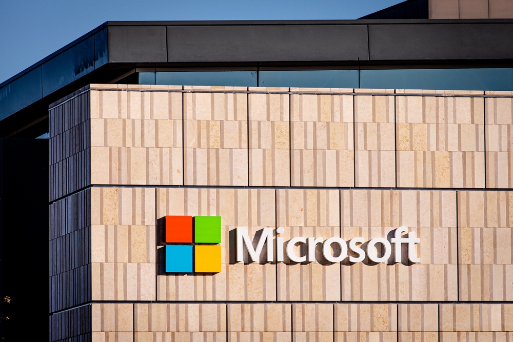 Wonderinterest | Microsoft Celebrates 50 Years with Records: Market Capitalization Grows to 4 Trillion USD